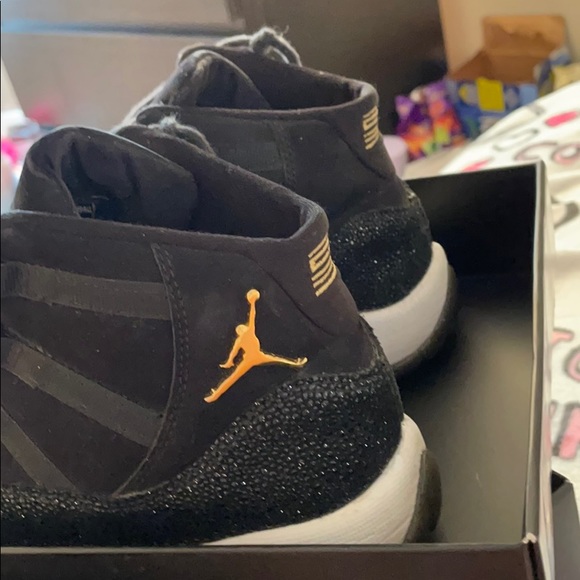 Jordan 11s - Picture 2 of 4